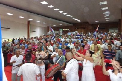 Holguineros desfilarán unidos por la Revolución
