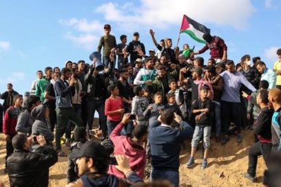 Día de la Tierra anegado en sangre