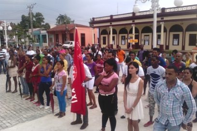 Abanderan en Guantánamo Brigada Juvenil XXI Congreso de la CTC