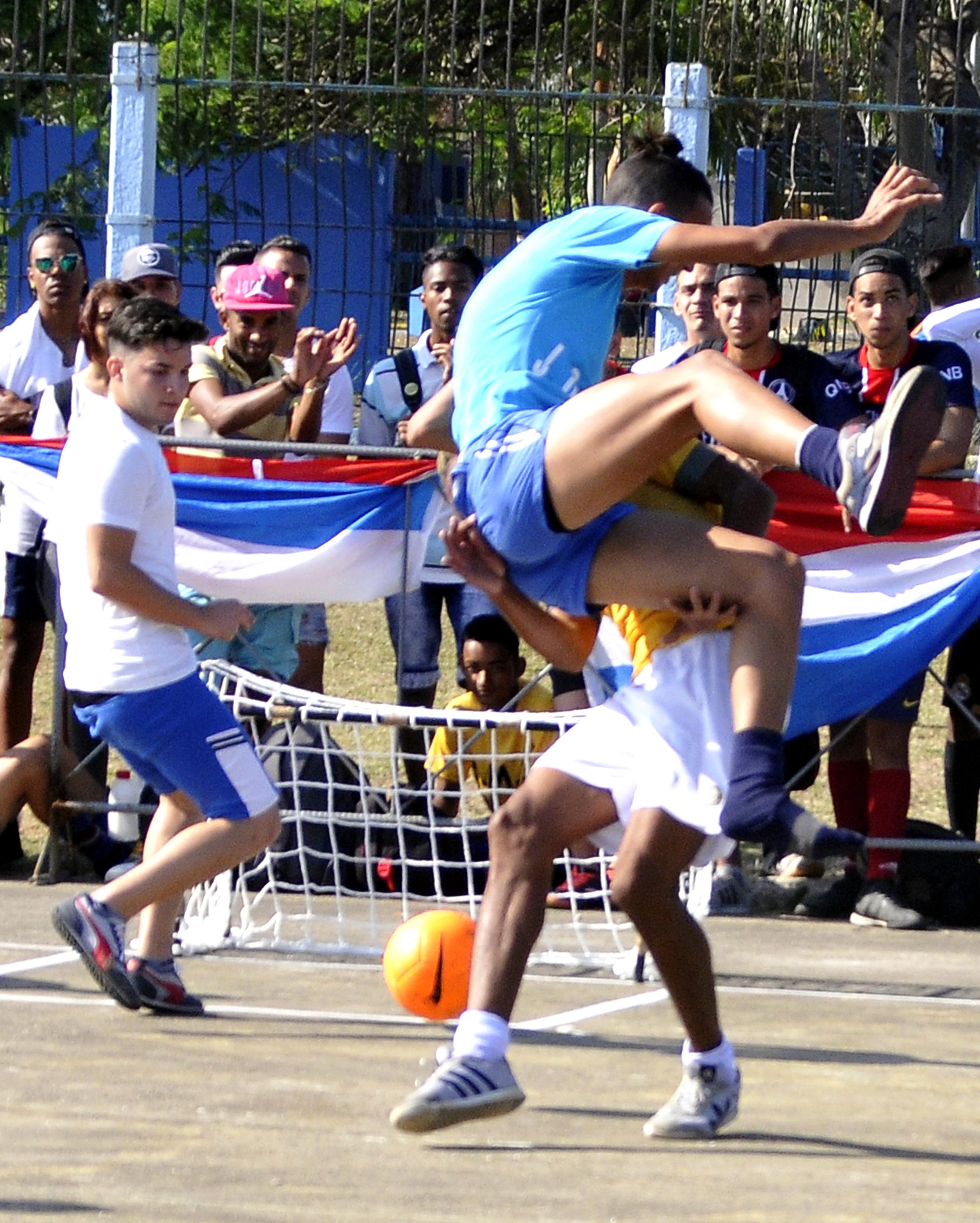 Campeonato Nacional de Fútbol Callejero en La Habana. Foto José Raúl Rodríguez Robleda