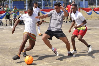 Golazo callejero en La Habana