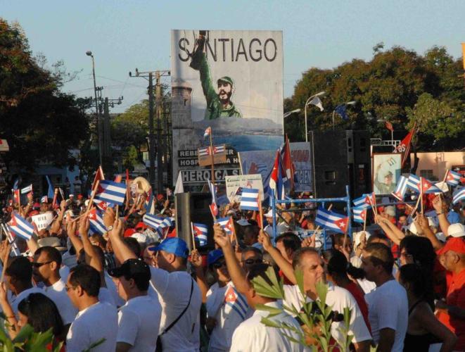 Unidad, compromiso y victoria es el espíritu que animará la marcha proletaria de santiagueras y santiagueros. Foto Miguel Rubiera