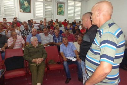 Ramiro Valdés precisa detalles del programa de la vivienda