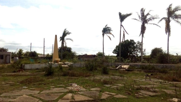 obelisco a Cloroberto Echemendía Ulloa