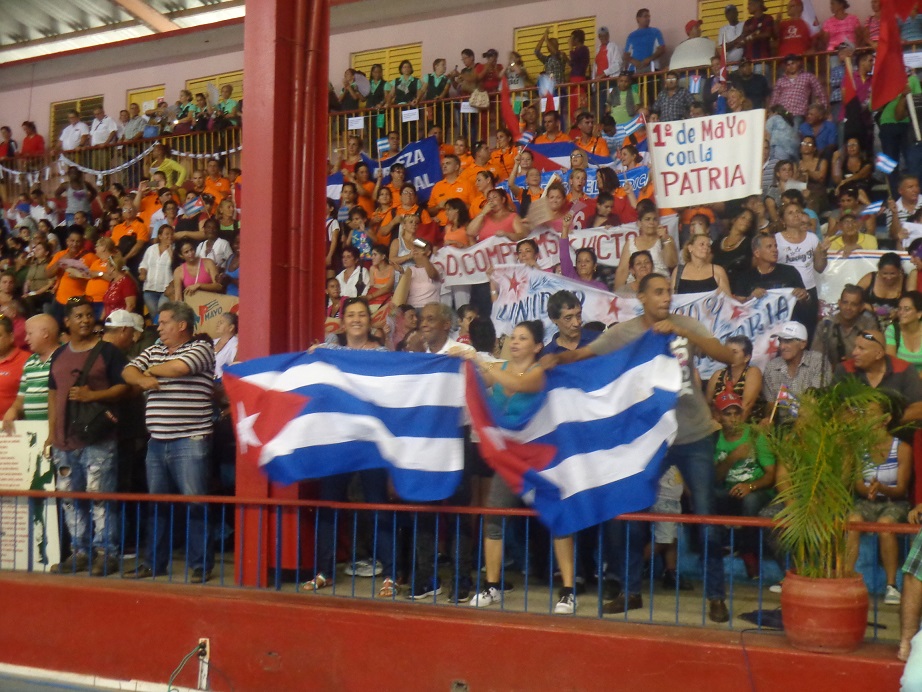 Los trabajadores espirituanos participan con entusiasmo en la organización del desfile del Primero de Mayo.