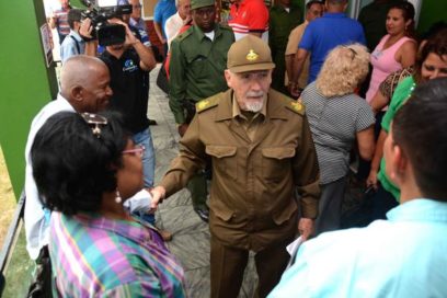 Ramiro Valdés constata inversiones de Cienfuegos y Villa Clara