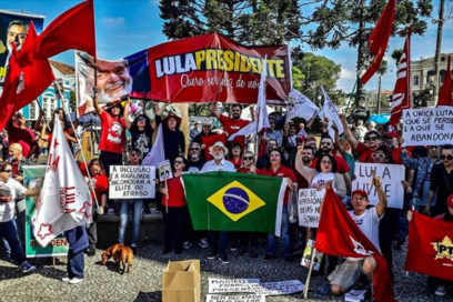 Brasil Lanzan precandidatura de Lula