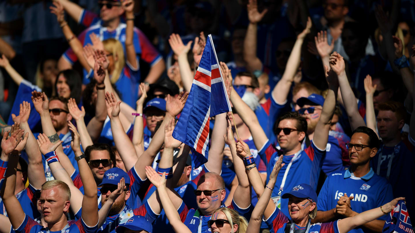 La afición de Islandia festejó el empate con Argentina. Foto: fifa.com