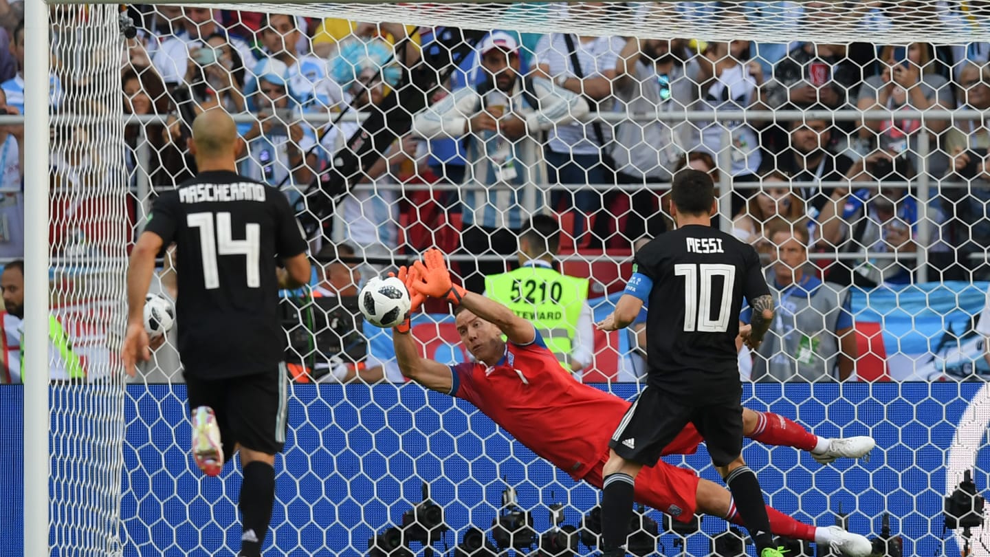 Lionel Messi falla el penal que hubiera dado el triunfo a Argentina. Foto: fifa.com