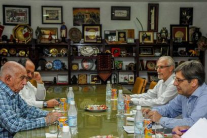 Machado Ventura receives a delegation from the Broad Front of Uruguay