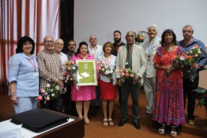 Premio de creatividad al grupo de diseño de Expocuba