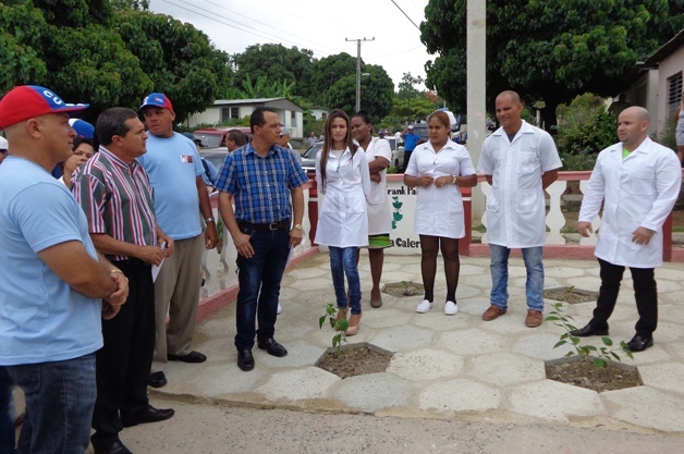 Las acciones de reparación constructiva alcanzaron varios consultorios, cuyo personal está comprometido a brindar una mejor atención médica. Foto: Lianne Fonseca Diéguez