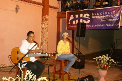 Jornada de la Canción Política: abran paso que traigo una guitarra