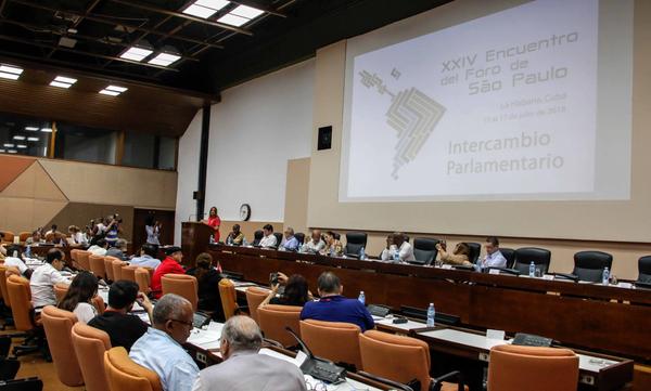 Participantes en el Encuentro de Parlamentarios. Foto: Abel Padrón Padilla