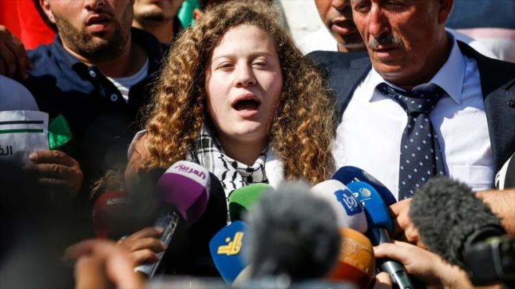Ahed Tamimi durante la conferencia de prensa de este domingo. Foto: AFP