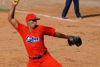 Sofbolistas invictos, Venezuela en la mira