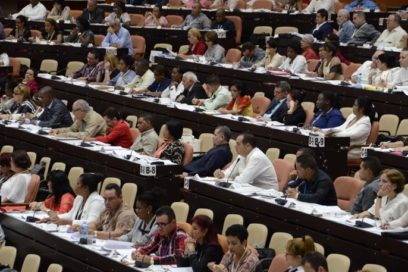 Diputados opinan sobre el proyecto de Constitución (Videos)