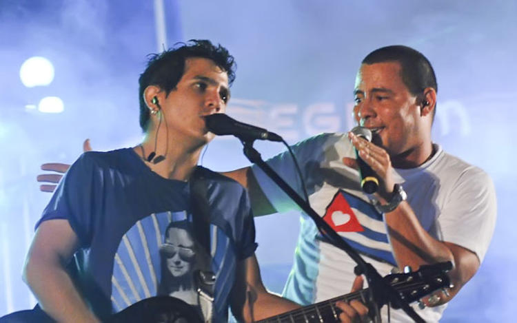 Como es habitual en sus presentaciones, el dúo Buena Fe regalará canciones para polemizar sobre la vida y los hilos que mueven este sistema de cosas.