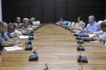 Chequea Díaz-Canel programas de la zafra azucarera, alimentación animal e inversión extranjera