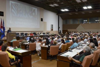 El Congreso de Fidel, Julito y Moltó