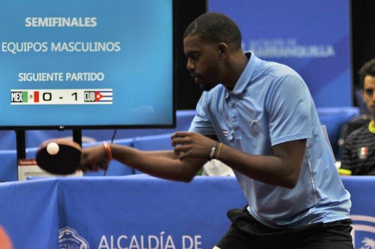 Oro en el doble masculino. Foto José Raúl Rodríguez Robleda