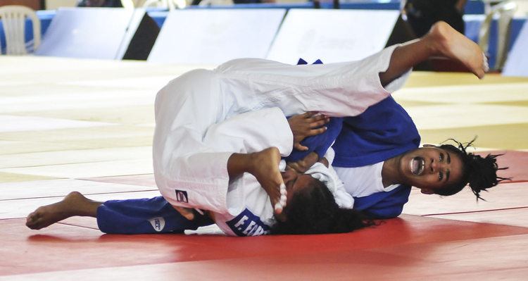 Nahomys Acosta en la lucha por el bronce. Foto: José Raúl Rodríguez Robleda