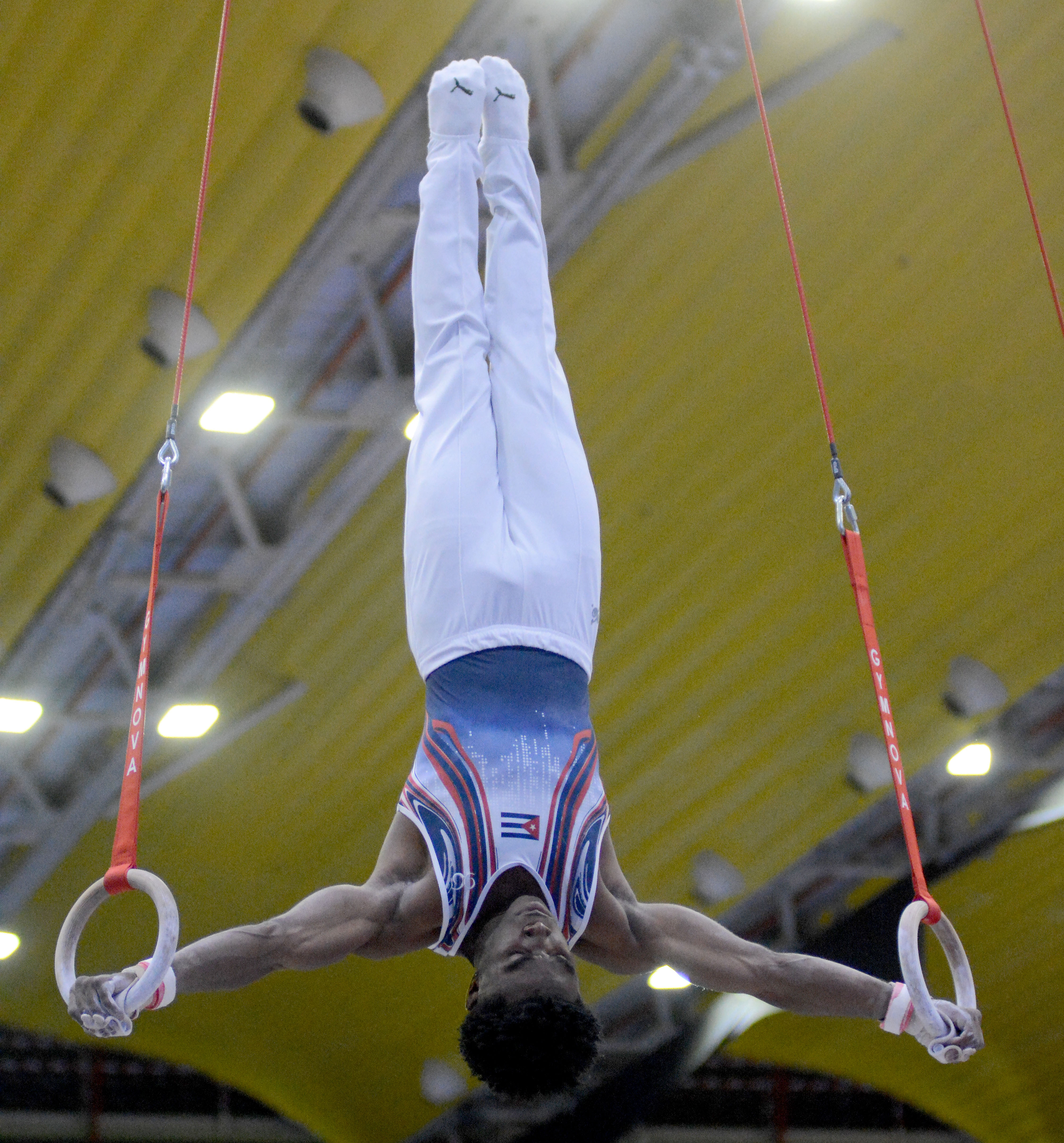 Manrique Larduet sale de las anillas. Foto: Ricardo López Hevia