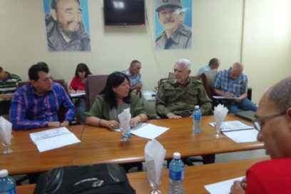 Ramiro Valdés  llama a insertar a los trabajadores en construcción de viviendas