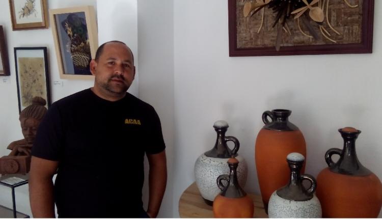 Antonio Enrique Pérez Marrero (Matanzas, 1975), presidente de la Asociación Cubana de Artesanos Artistas (Acaa) en Matanzas.