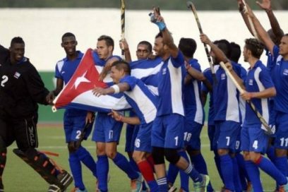 Hockey gana con su arco en cero