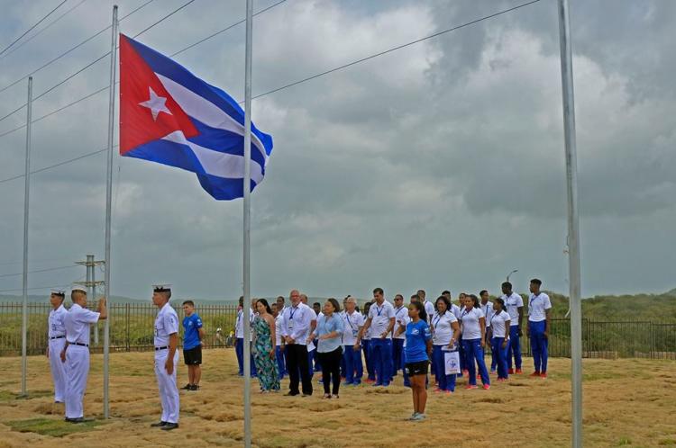 Izaje de la bandera cubana en la Villa Centroamericana. Foto: José Raúl Rodríguez Robleda