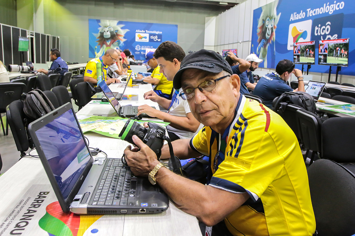 Nuestro fotorreportero José Raúl Rodríguez Robleda en la Sala de Prensa. Foto: Roberto Morejón