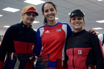 Oro femenino con puntería
