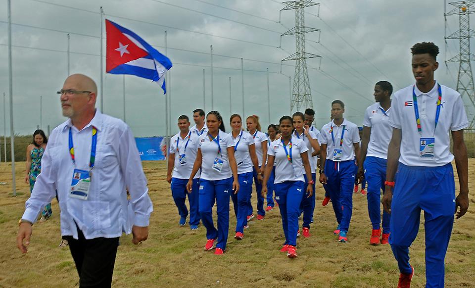 Izaje de la bandera cubana en la Villa Centroamericana. Foto: José Raúl Rodríguez Robleda