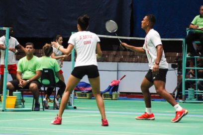 Volantes dorados y plateados