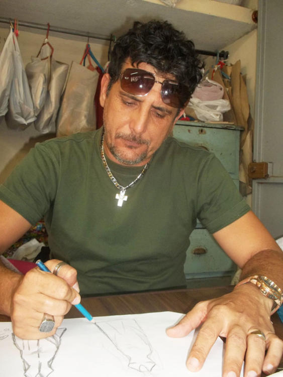 Frank, diseñador de vestuario. Foto: José Luis Martínez Alejo