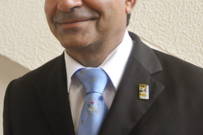 Judoca pequeño, árbitro grande