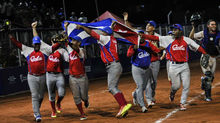 Equipo de sóftbol (m), campeón centrocaribeño. Foto: José Raúl Rodriguez Robleda