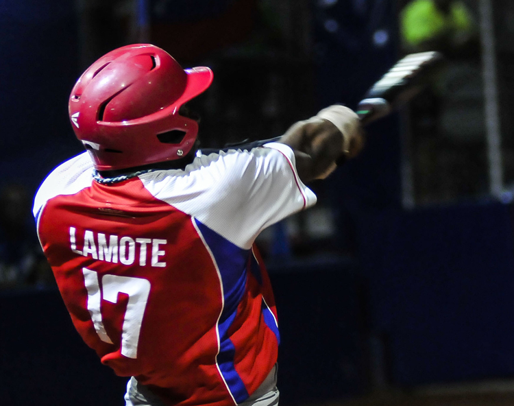 Lamote fue clave en el triunfo de Cuba con su batazo en el quinto inning. Foto: José Raúl Rodríguez Robleda