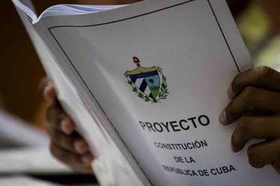 Cubanos en India debaten proyecto de nueva Constitución de la isla