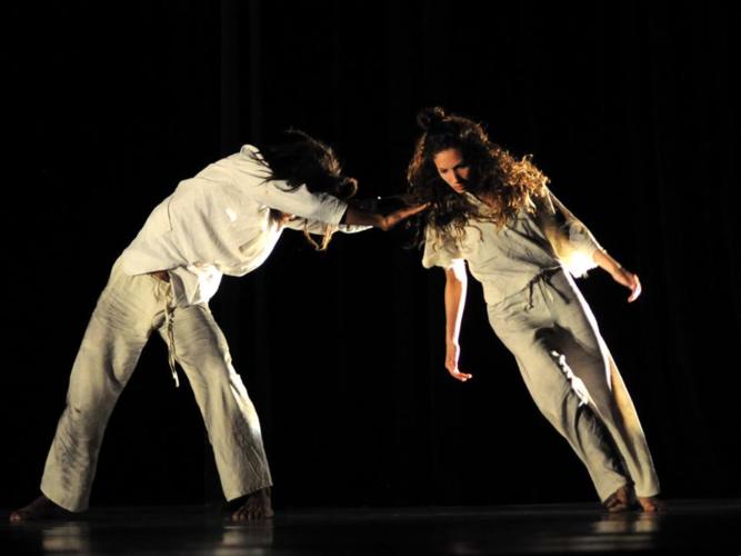 Julio César Iglesias estrenó el pasado año con Danza Contemporánea su obra Coil. Foto: Yuris Nórido