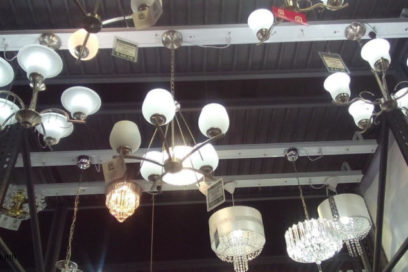 Yadira ya tiene lámpara