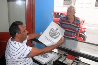 El debate está en la calle