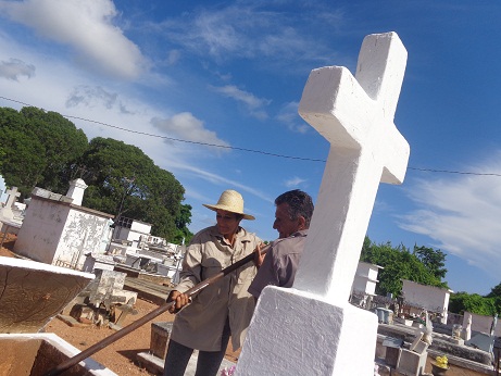 único matrimonio de sepultureros en Cuba