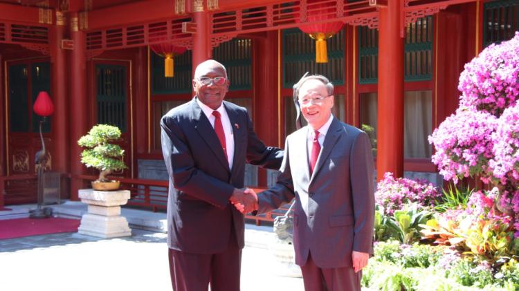 Salvador Valdés en China