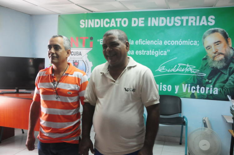 Eduardo Cemitier Castillo (a la izquierda) y Luis Cruz Ortiz en el momento de la elección. Foto: Ángel Chimeno Pérez