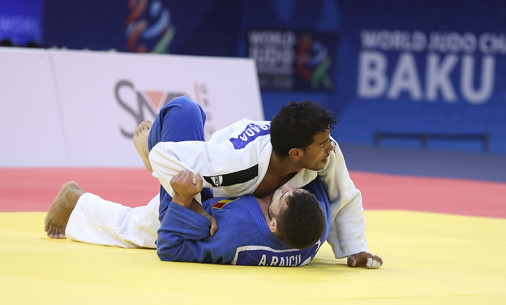 Magdiel Estrada gana su segundo combate por ippón. Foto: Emanuele Di- Feliciantonio.