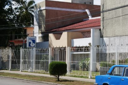 Díaz-Canel visita estudios de grabaciones Abdala