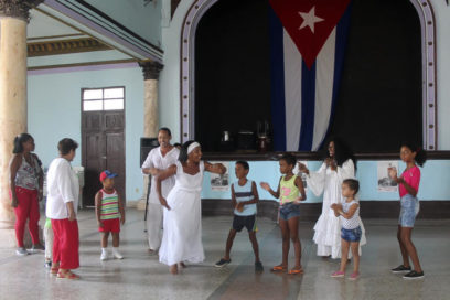 Magia de Teatro Cimarrón en cierre de verano