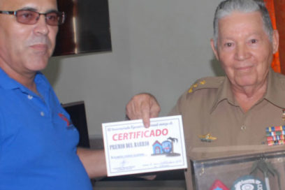 Recibe el Premio del Barrio el General de división de la reserva Ramón Pardo Guerra (+ Fotos)